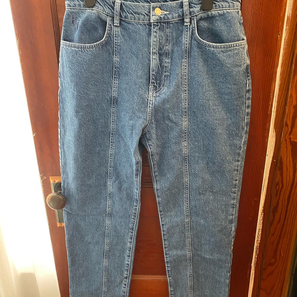 Slim mom jeans